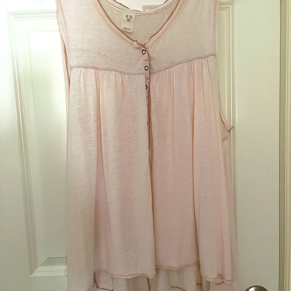 Free People Light pink tank top with snaps Medium